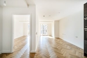 Flat Denmark Road in Greater London