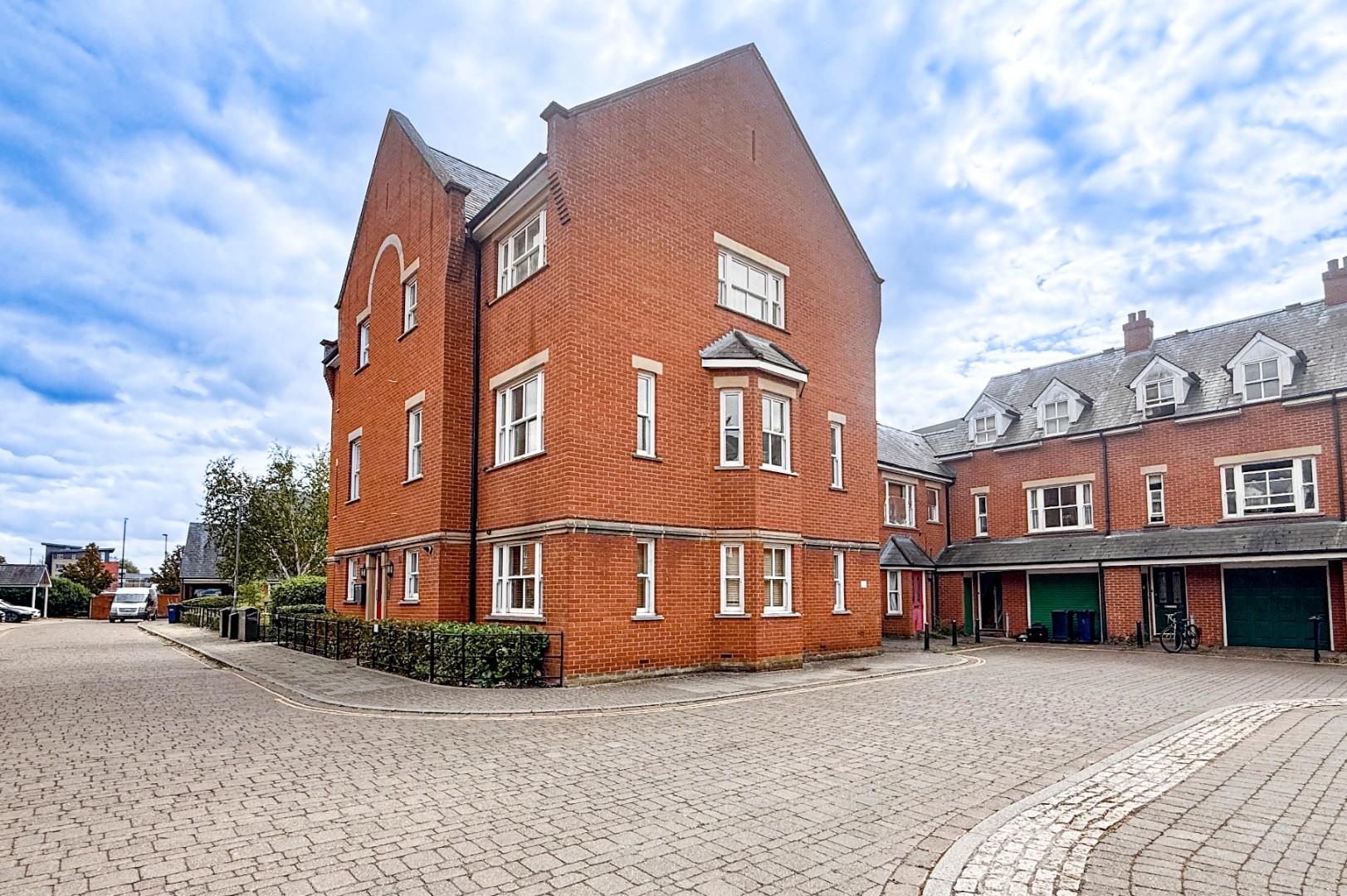 Flat Ravensworth Gardens in Cambridge