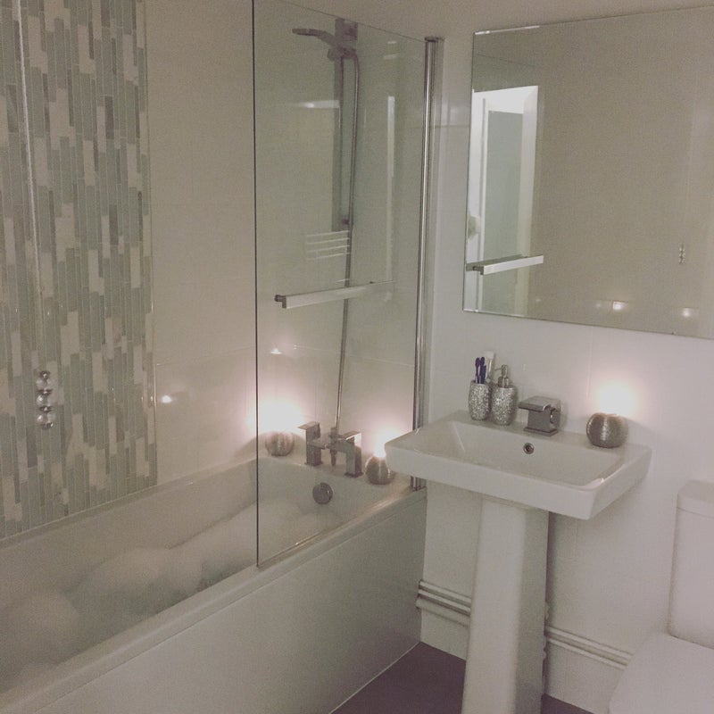 Room Slade Way in Greater London