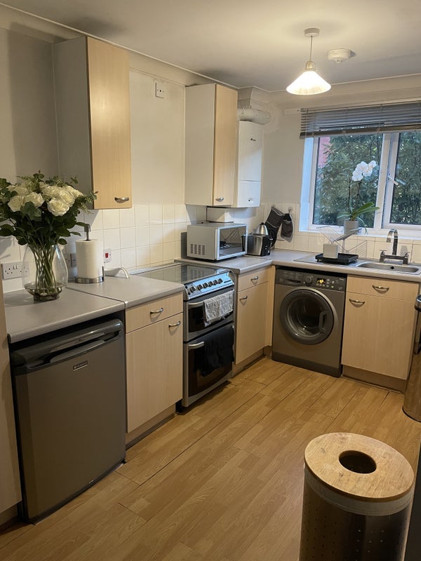 Room Slade Way in Greater London
