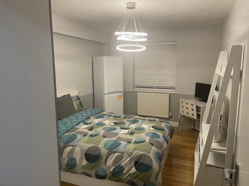 Room Slade Way in Greater London