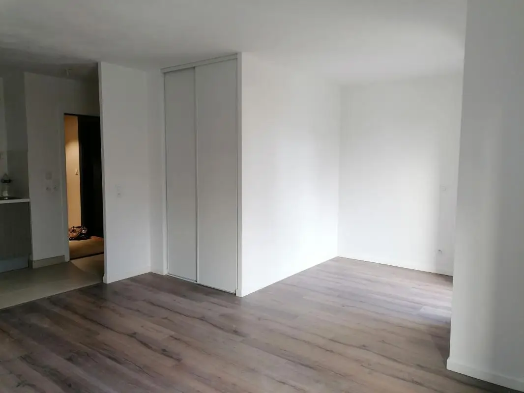 Flat Avenue Darblay in Mennecy