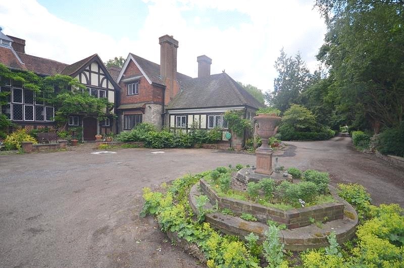 House Sylvan Avenue in Greater London