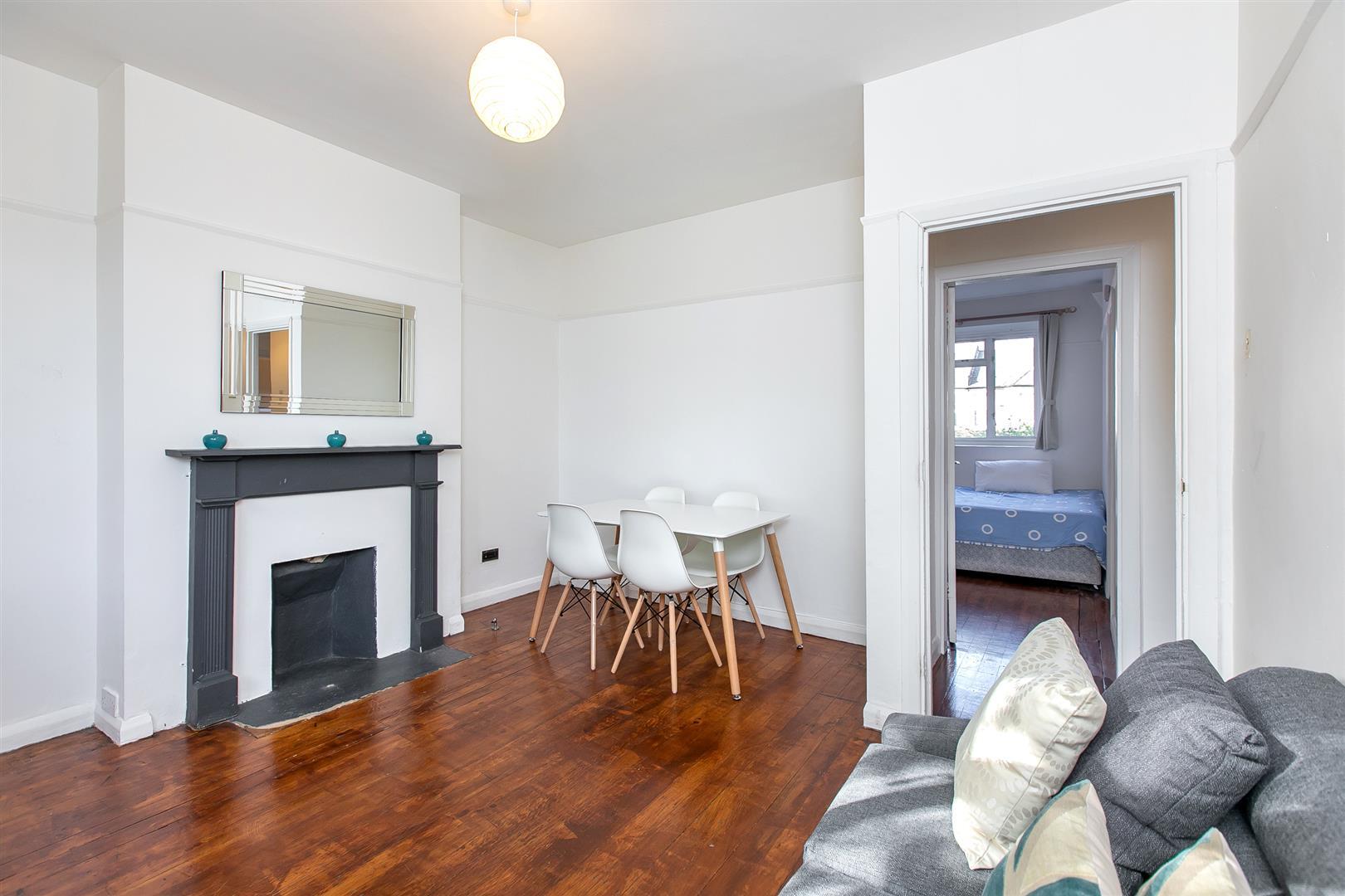 Flat Brewster Gardens in Greater London