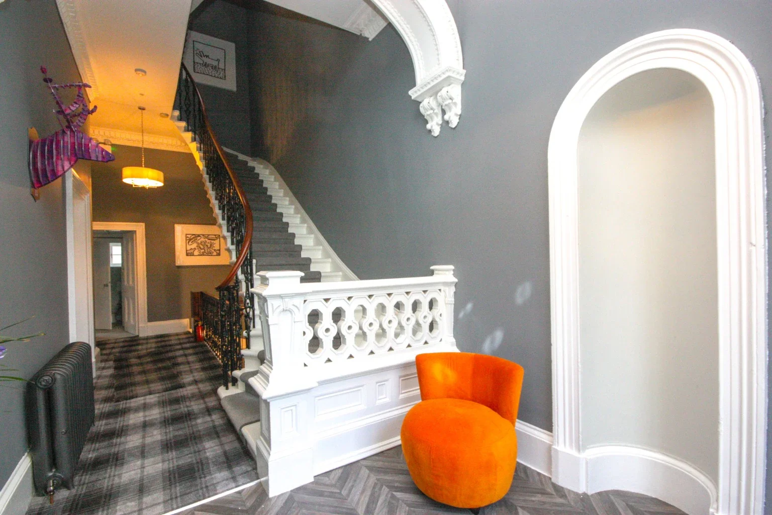 Flat Kew Terrace in Glasgow