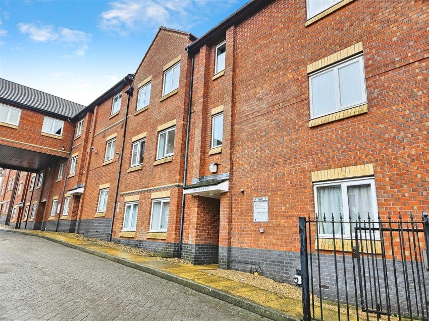 Flat Dryland Street in Kettering