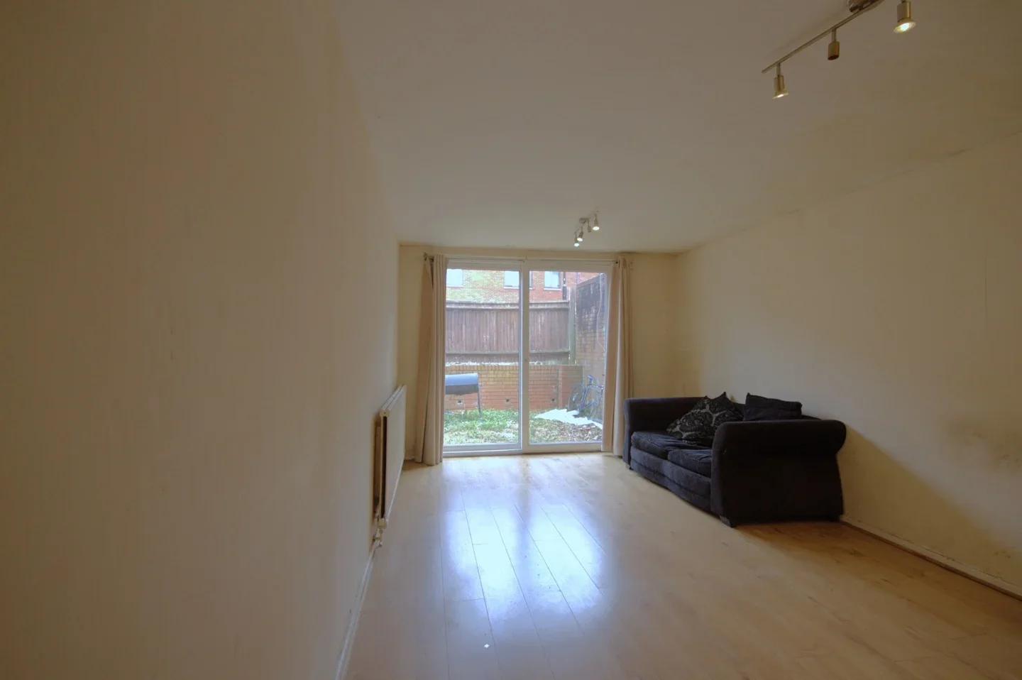 Flat Stoneycroft Close in Greater London