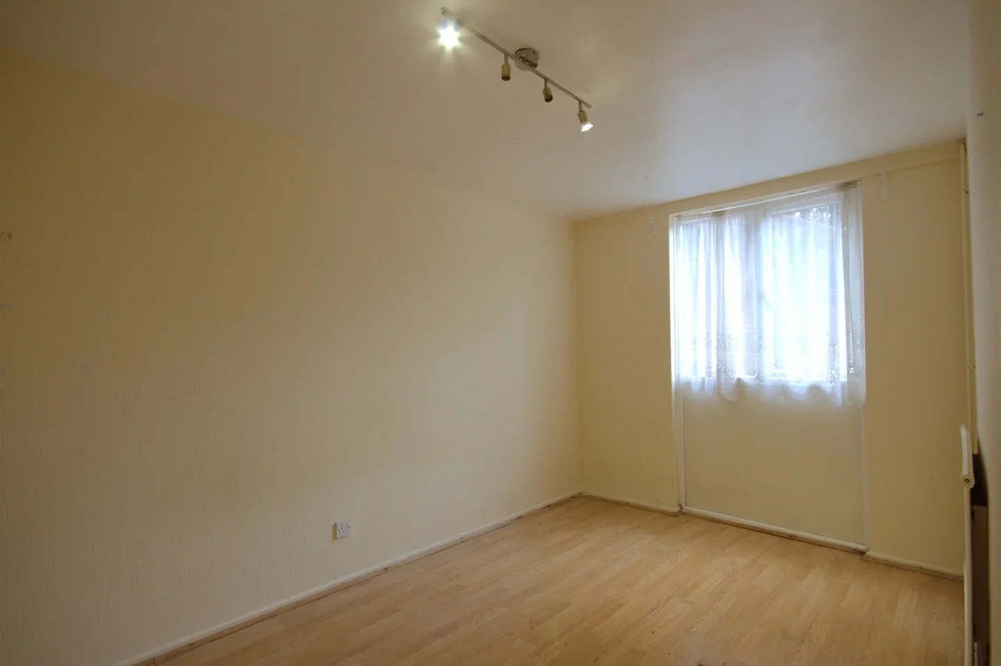 Flat Stoneycroft Close in Greater London