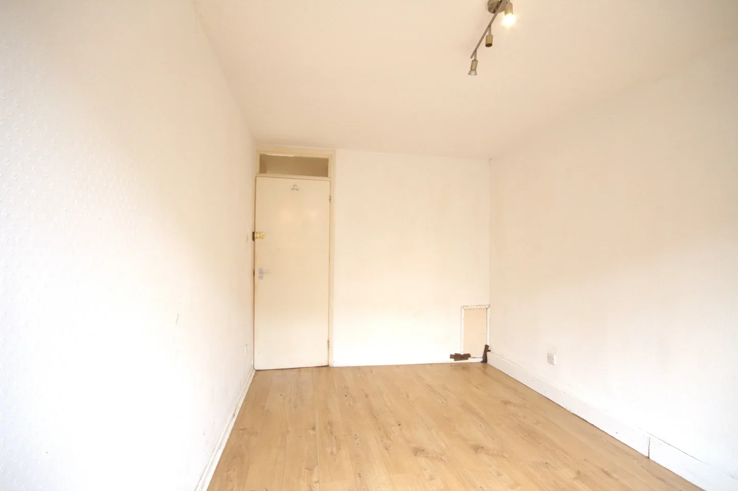 Flat Stoneycroft Close in Greater London