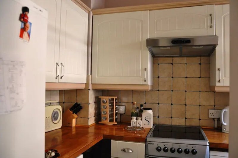 Room White Post Lane in Greater London