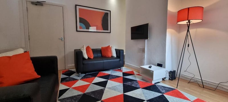 Room Cauldon Road in Stoke-on-Trent