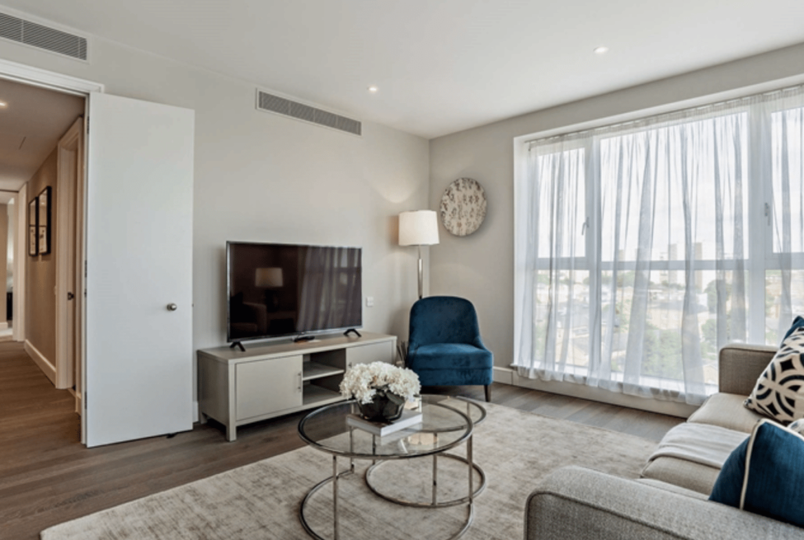 Flat Westferry Circus in Greater London