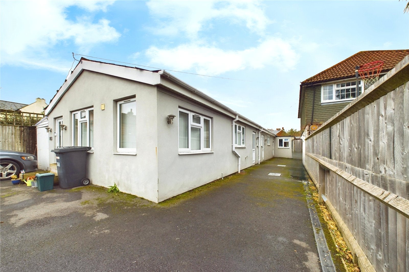 Flat Crown Lane in Theale