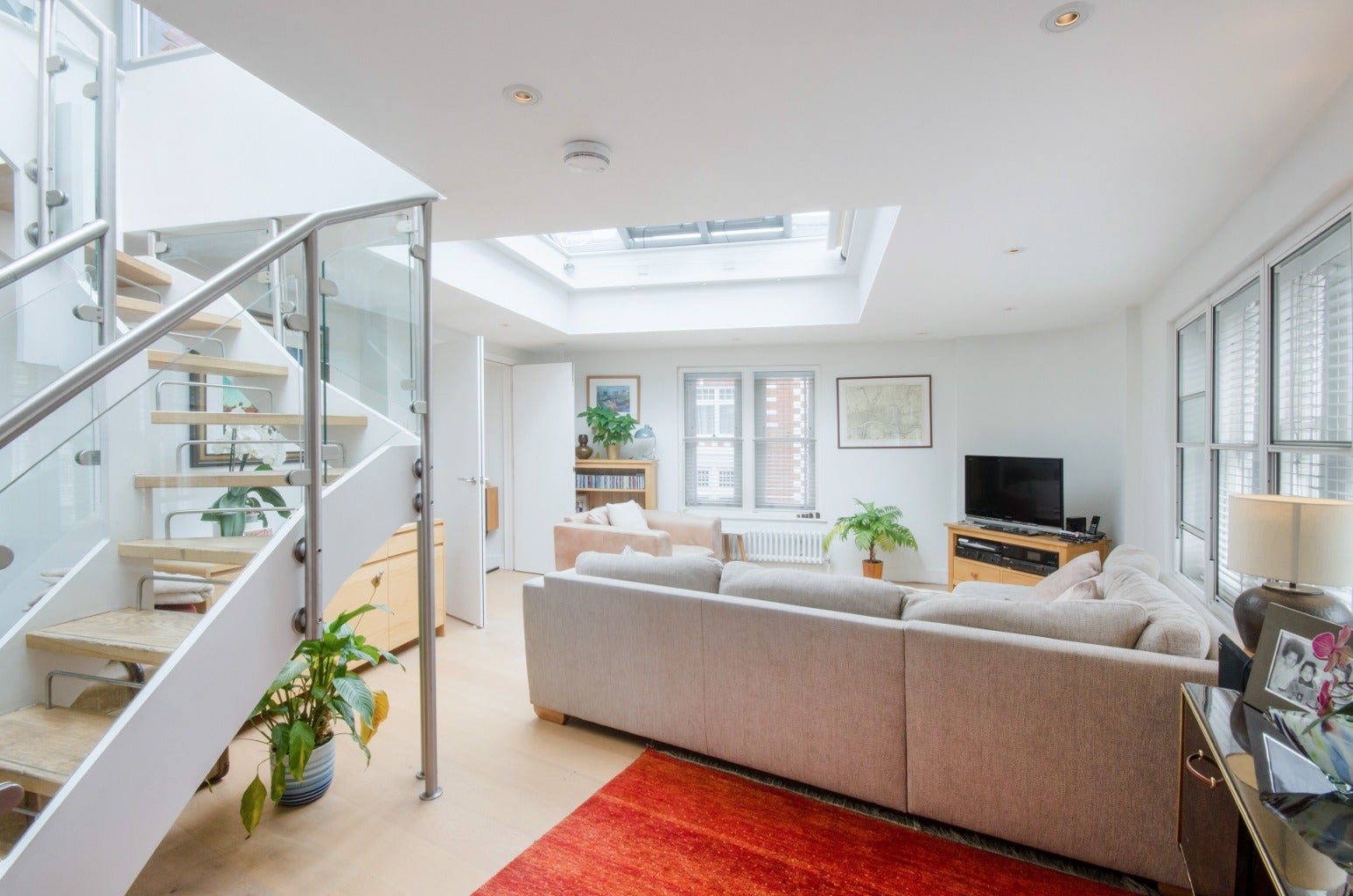 Flat Catherine Street in City of Westminster
