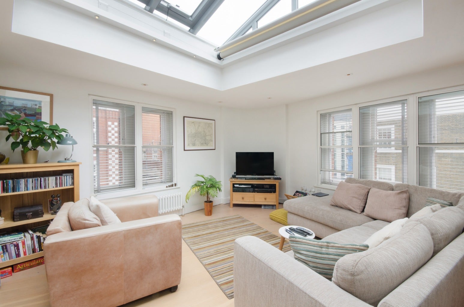 Flat Catherine Street in City of Westminster