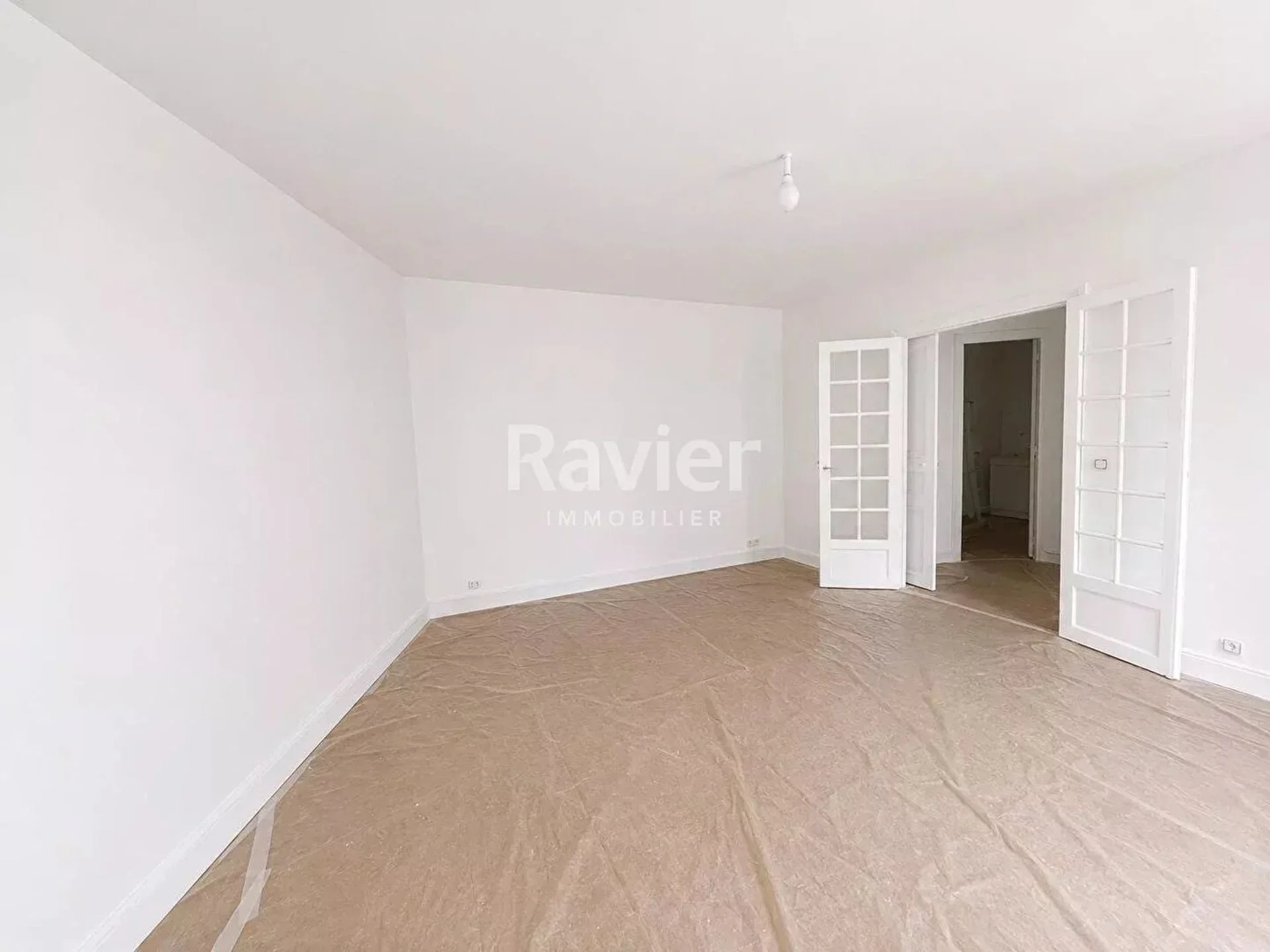 Flat Rue Littré in Paris