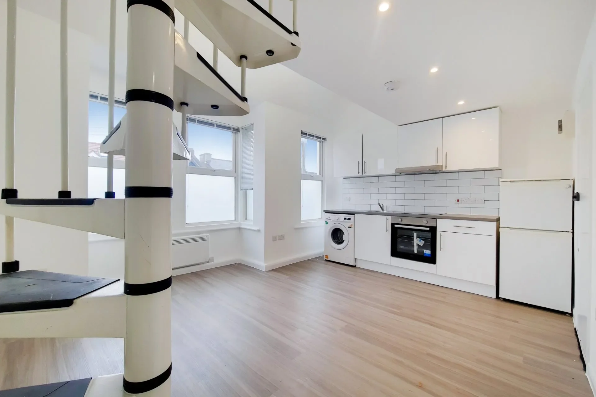 Flat Yewfield Road in Greater London
