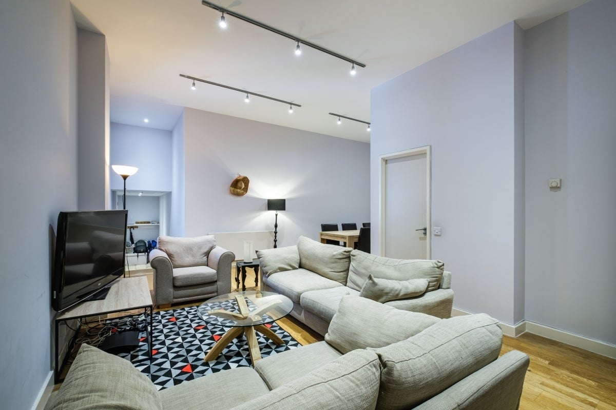 Flat Gainsford Street in Greater London
