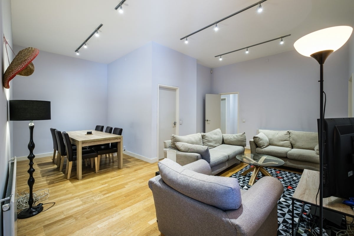 Flat Gainsford Street in Greater London