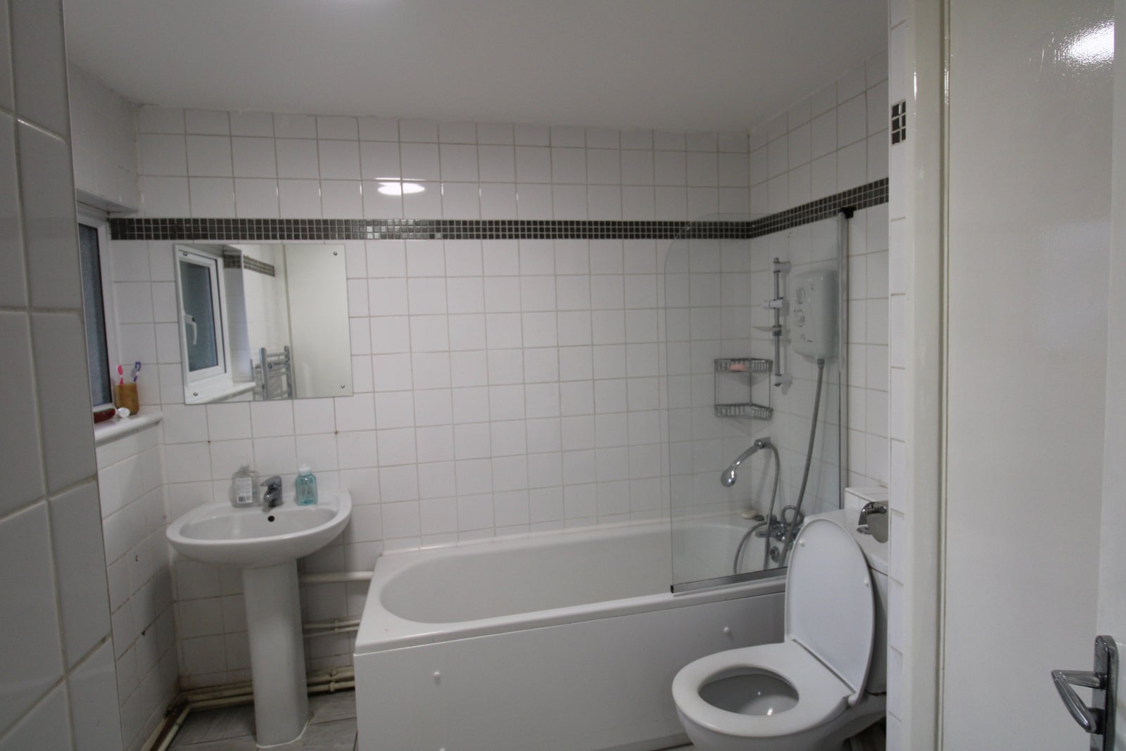 Flat Kensington Road in Greater London