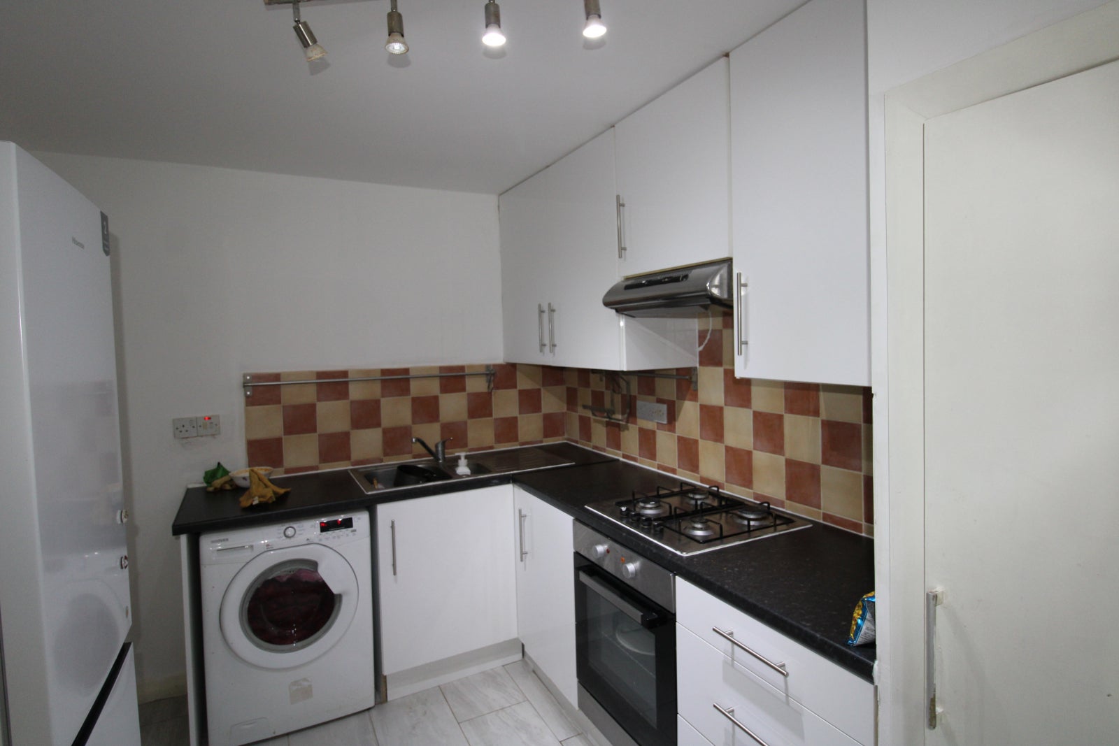 Flat Kensington Road in Greater London