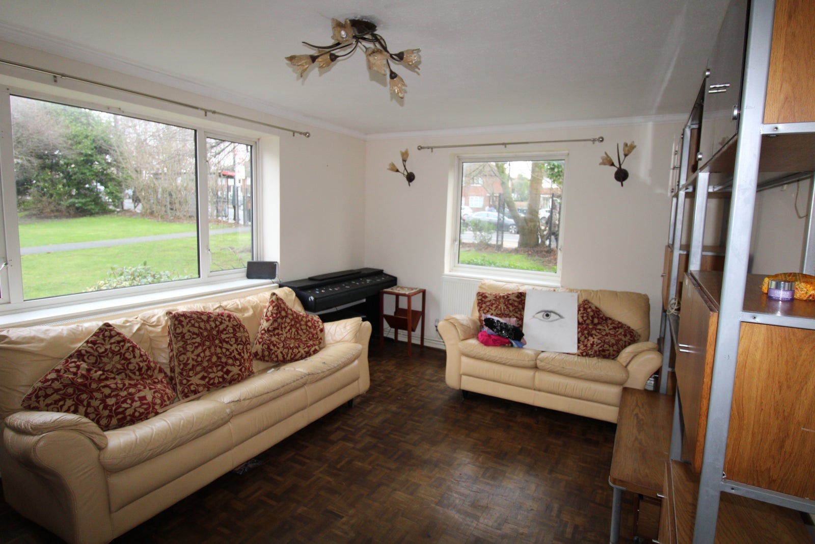 Flat Kensington Road in Greater London