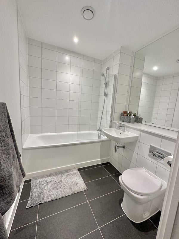 Room Wharf End in Trafford