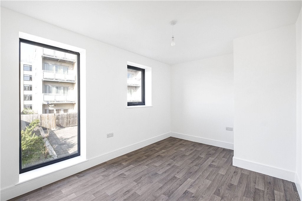 Flat London Road in Greater London