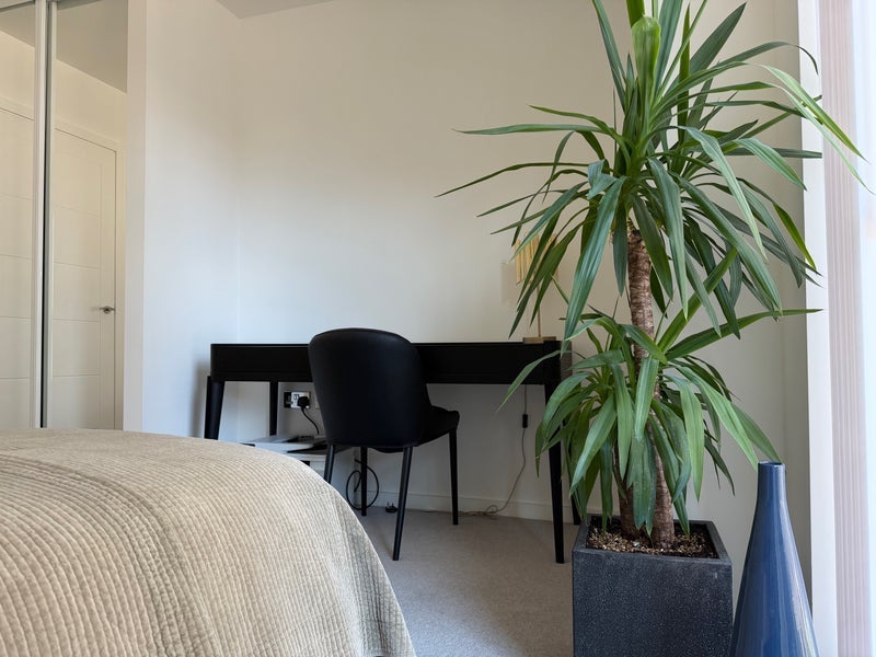 Room Heartwell Avenue in Greater London