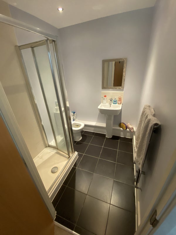 Room Fisher Close in Greater London