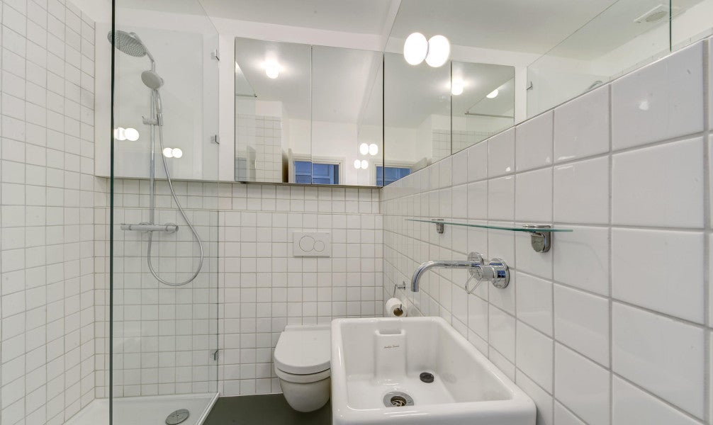 Flat Cathcart Road in Greater London