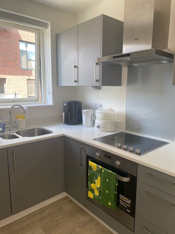 Room Hollydene in Greater London