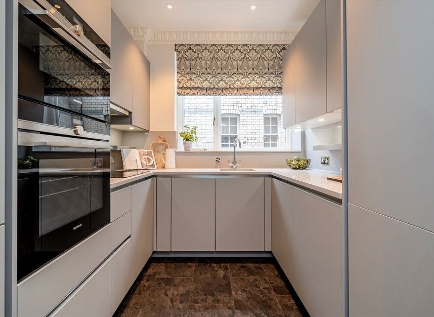 Flat Balfour Place in City of Westminster