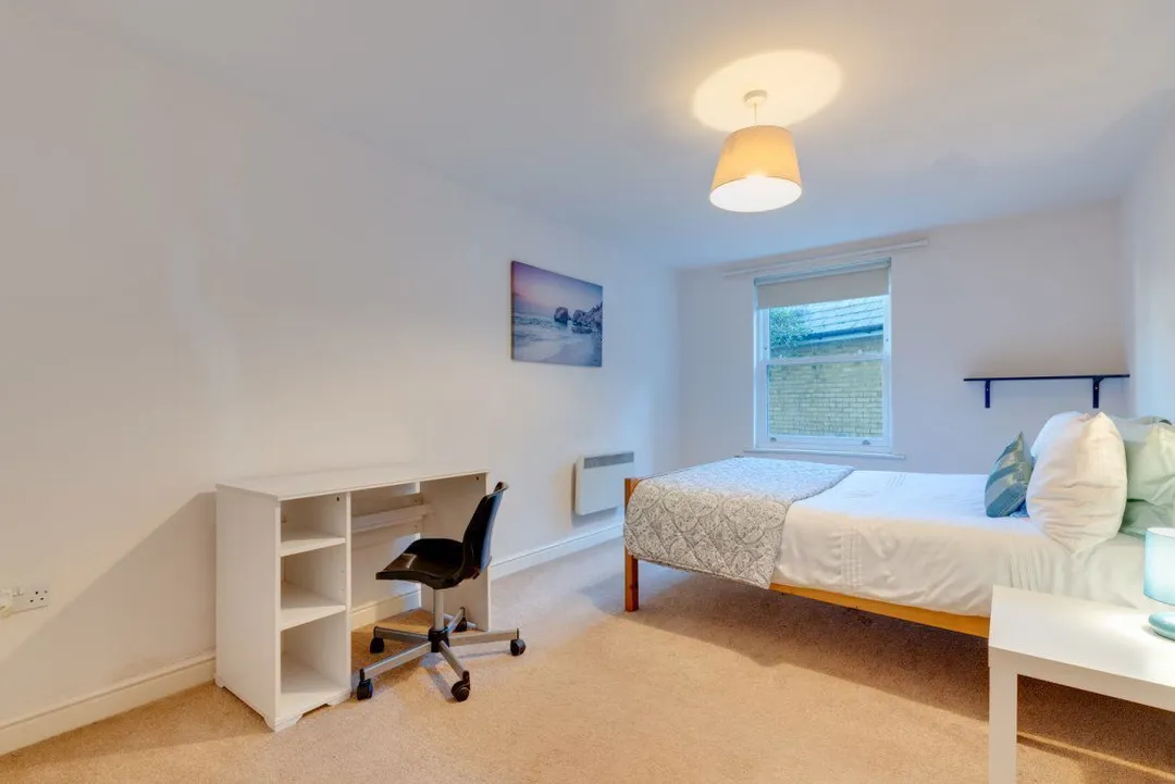 Flat Bingley Court in Canterbury