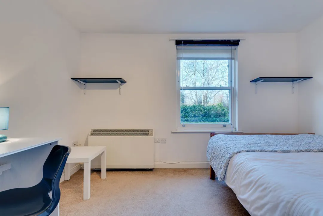 Flat Bingley Court in Canterbury