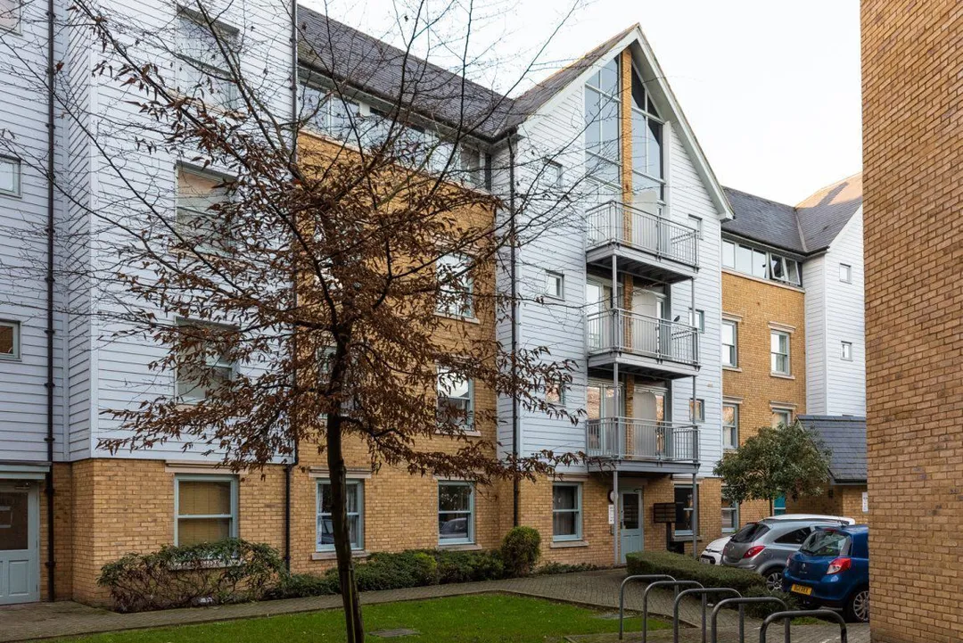 Flat Bingley Court in Canterbury