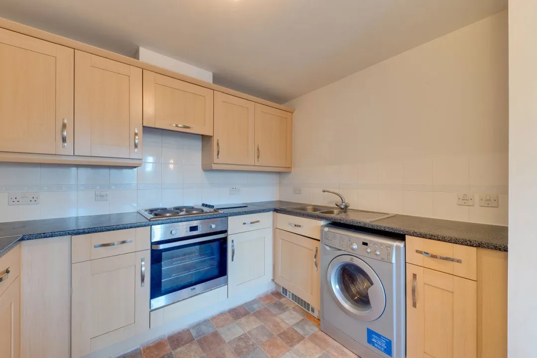 Flat Bingley Court in Canterbury