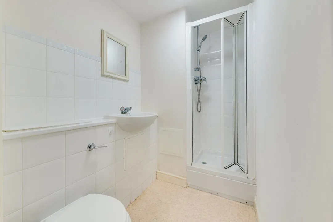 Flat Bingley Court in Canterbury
