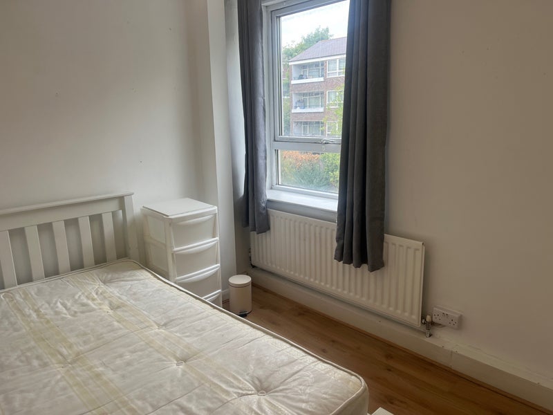 Room College Place in Greater London
