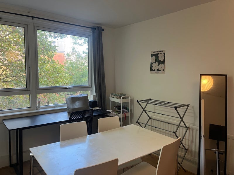 Room College Place in Greater London