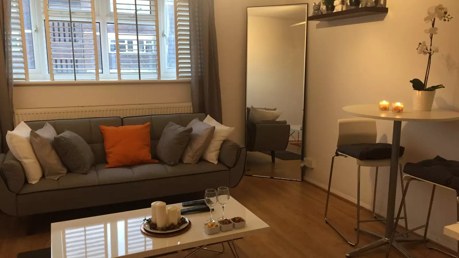 Flat Pountney Road in Greater London