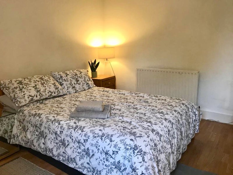 Room Alberta Street in Greater London