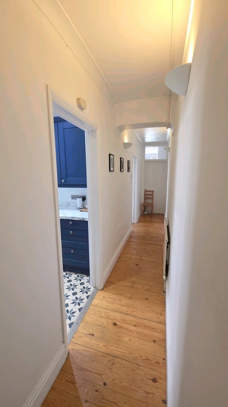 Room Carr Road in Greater London