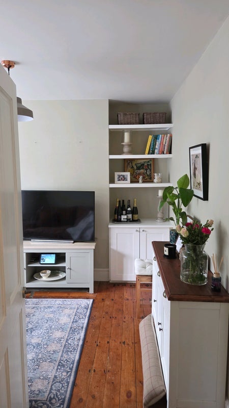 Room Carr Road in Greater London