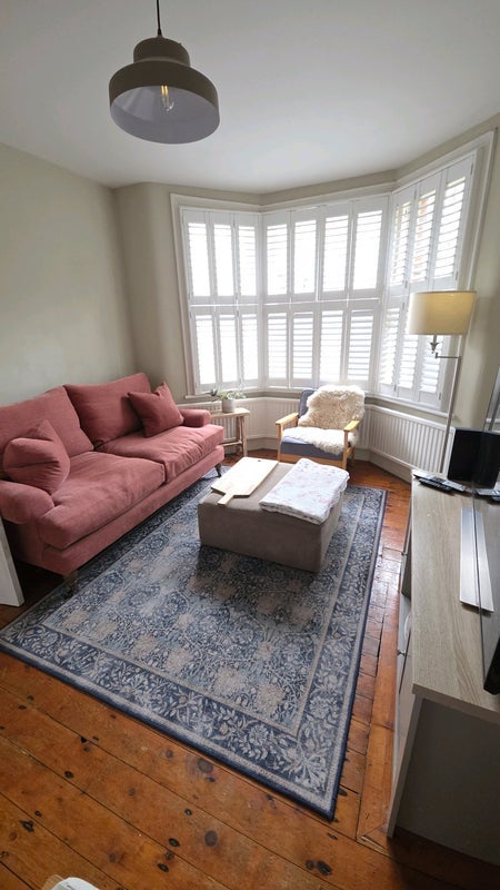 Room Carr Road in Greater London