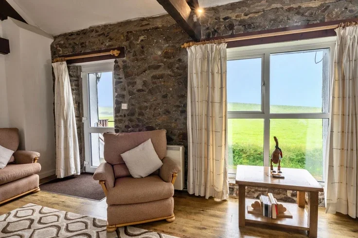 House Quinceborough Farm access road in Widemouth Bay