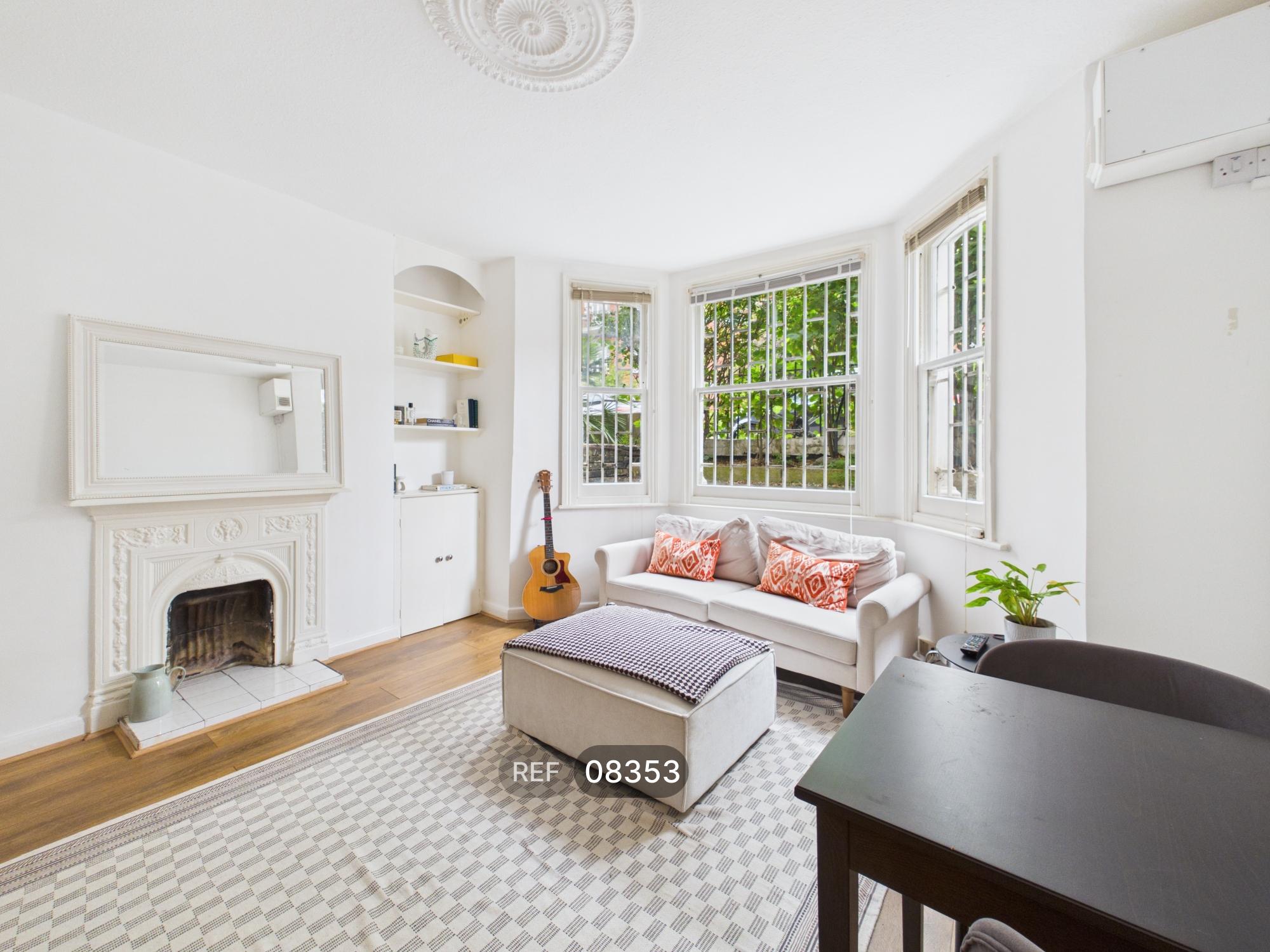 Flat Lurline Gardens in Greater London