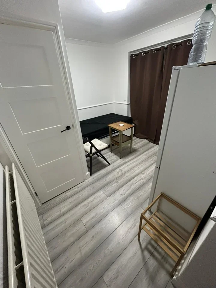 Room Hermit Road in Greater London