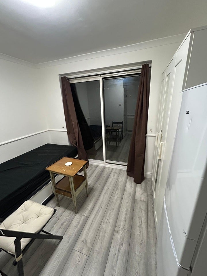 Room Hermit Road in Greater London