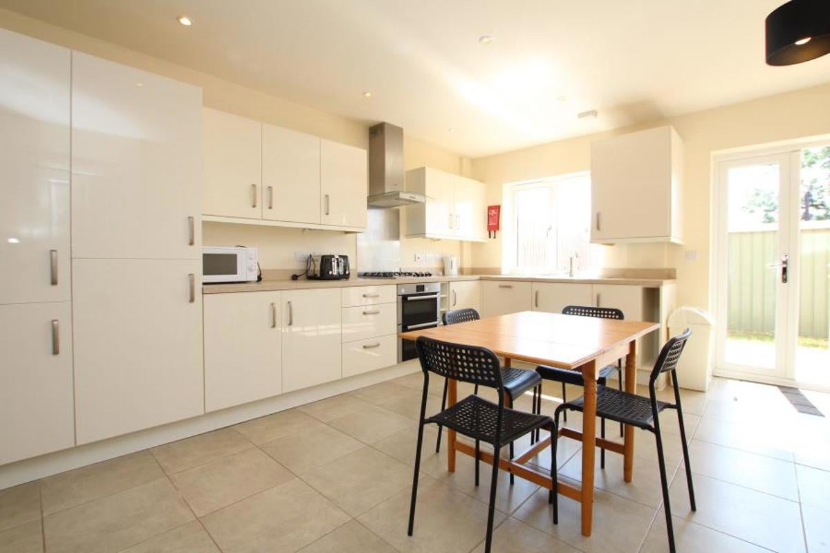 Flat Foxglove Close in Stoke Gifford